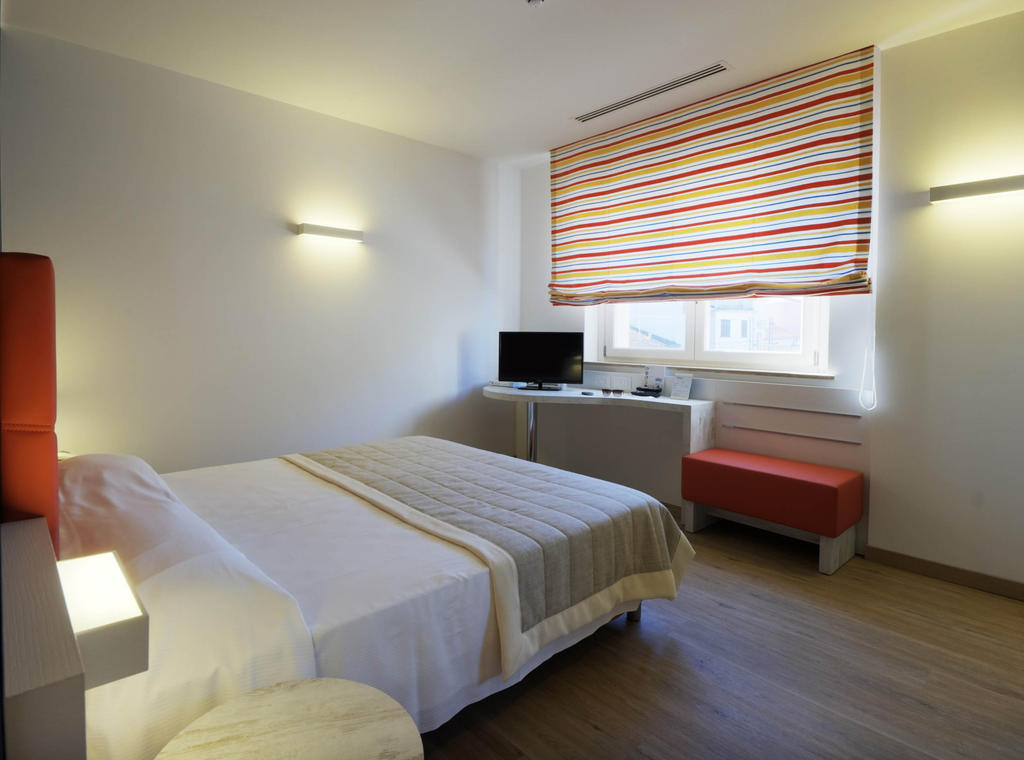 צ'יביטאנובה מארקה Gabbiano Hotel מראה חיצוני תמונה