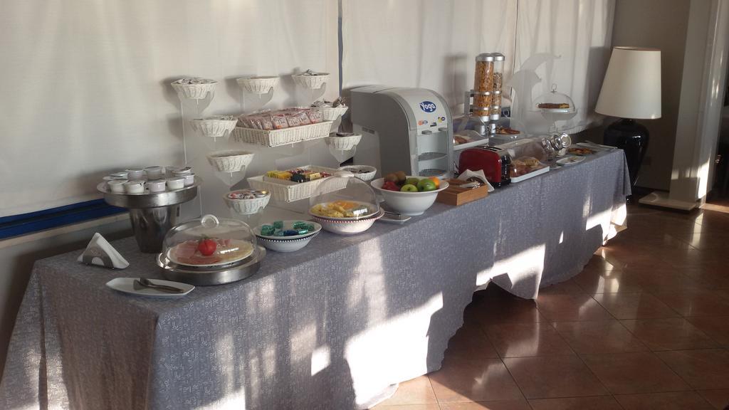 צ'יביטאנובה מארקה Gabbiano Hotel מראה חיצוני תמונה